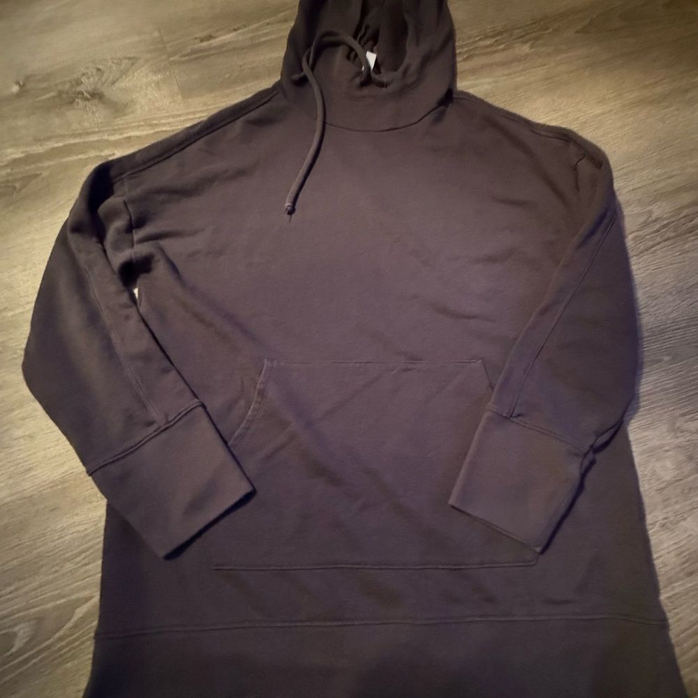 Fabletics Charcoal Black medium Hoodie with kangaroo pockets
